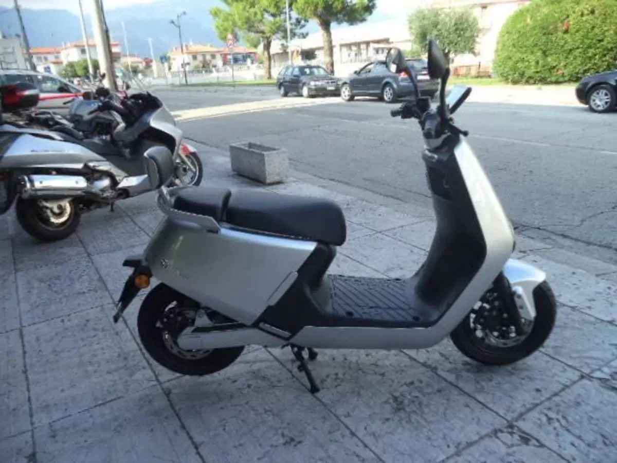 Yadea G5S (2022 - 26) (4)