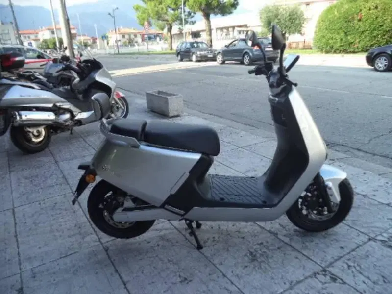 Yadea G5S (2022 - 26) (4)