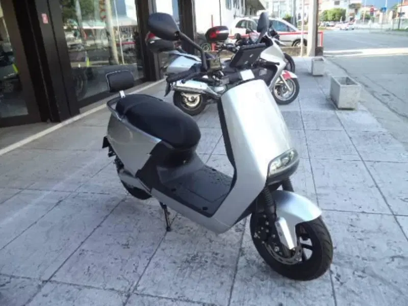 Yadea G5S (2022 - 26) (5)