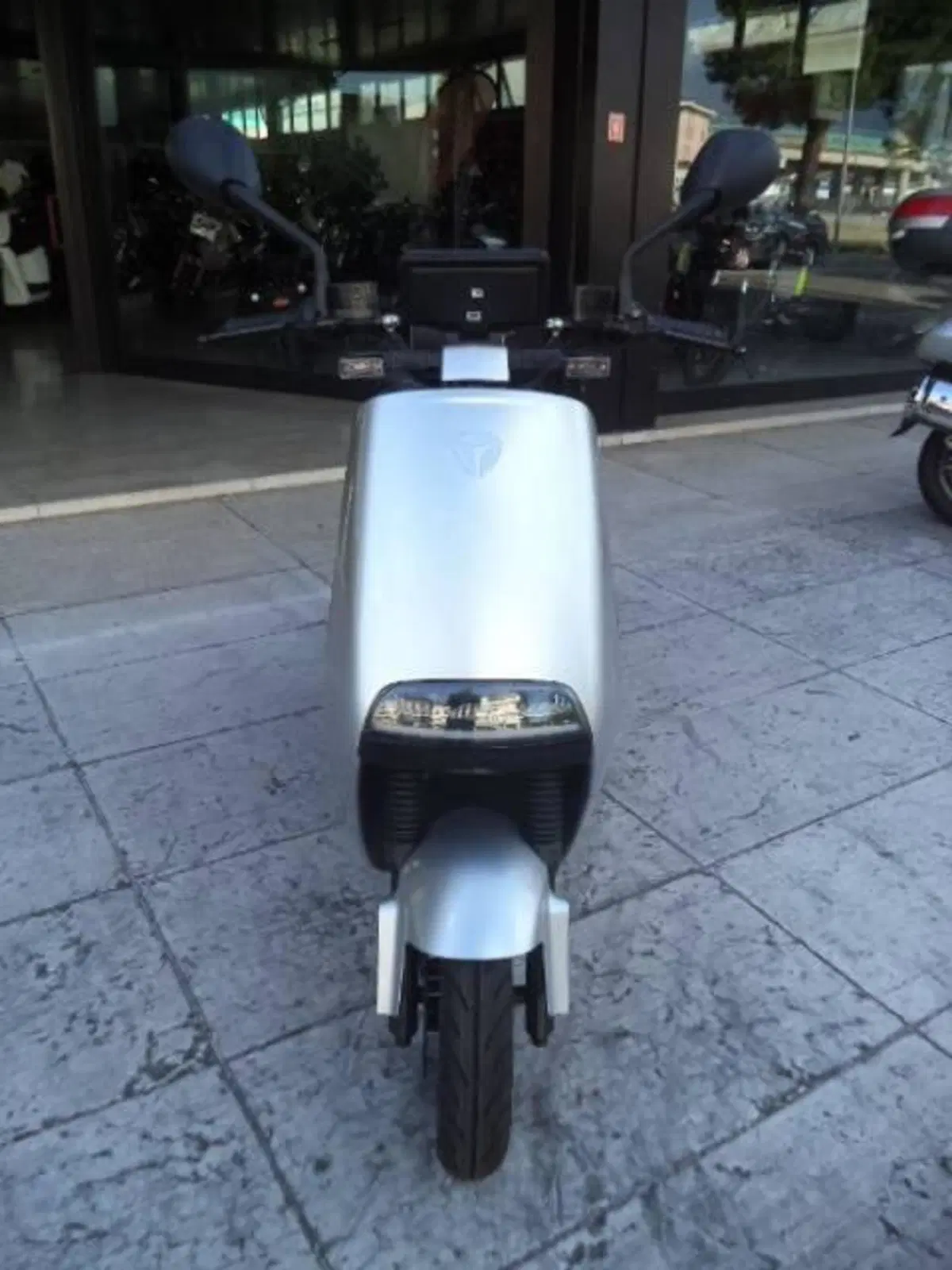 Yadea G5S (2022 - 26) (8)