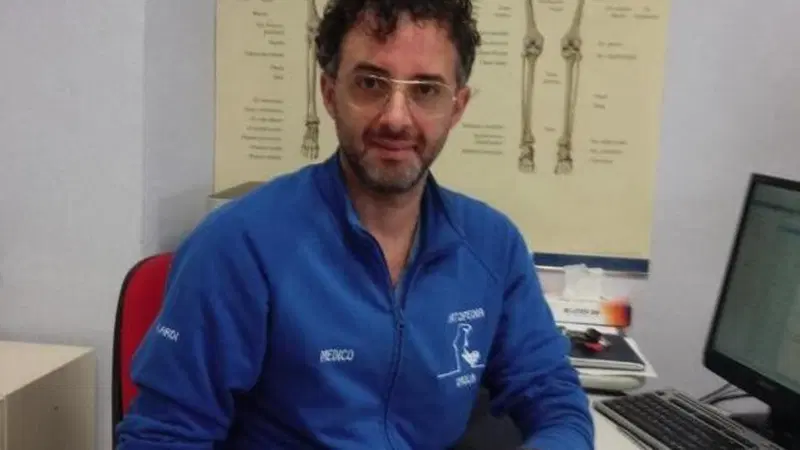 Medico travolto e ucciso in moto: 24enne arrestato per omicidio stradale, era positivo all'alcol test