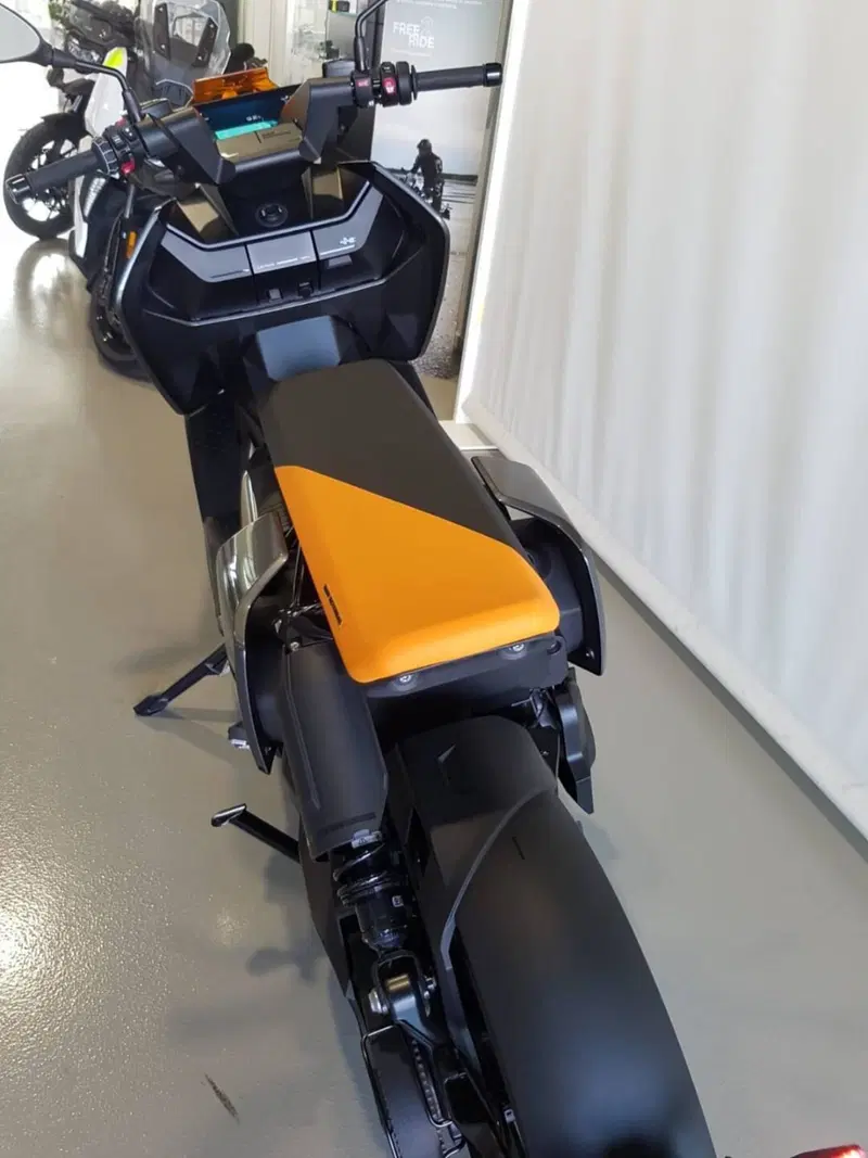Bmw CE 04 (2021 - 25) (4)