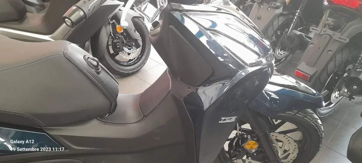 Kymco Agility 350i NN R16 (2023 - 26) (6)