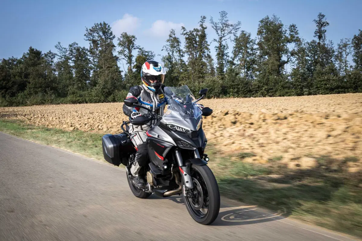 Ducati Multistrada GT 2024: TEST anteprima della Grand Tour da 170 cavalli! Pro e contro (5)