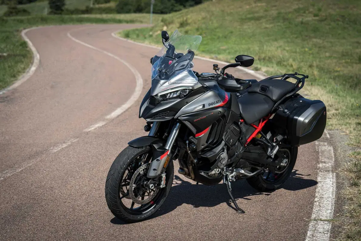 Ducati Multistrada GT 2024: TEST anteprima della Grand Tour da 170 cavalli! Pro e contro (2)