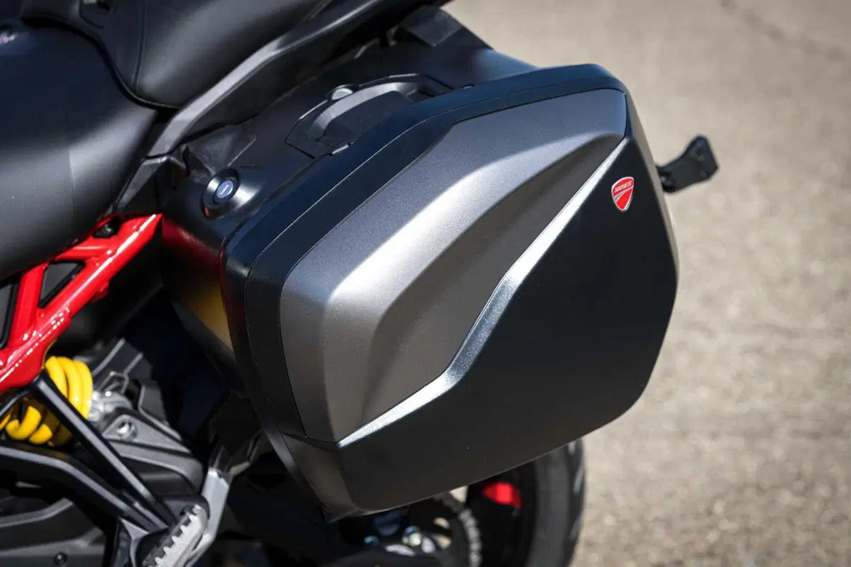 Ducati Multistrada GT 2024: TEST anteprima della Grand Tour da 170 cavalli! Pro e contro (11)
