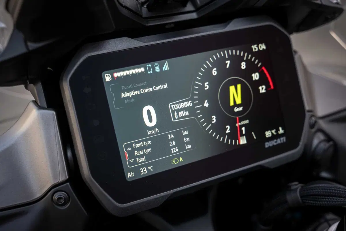 Ducati Multistrada GT 2024: TEST anteprima della Grand Tour da 170 cavalli! Pro e contro (17)