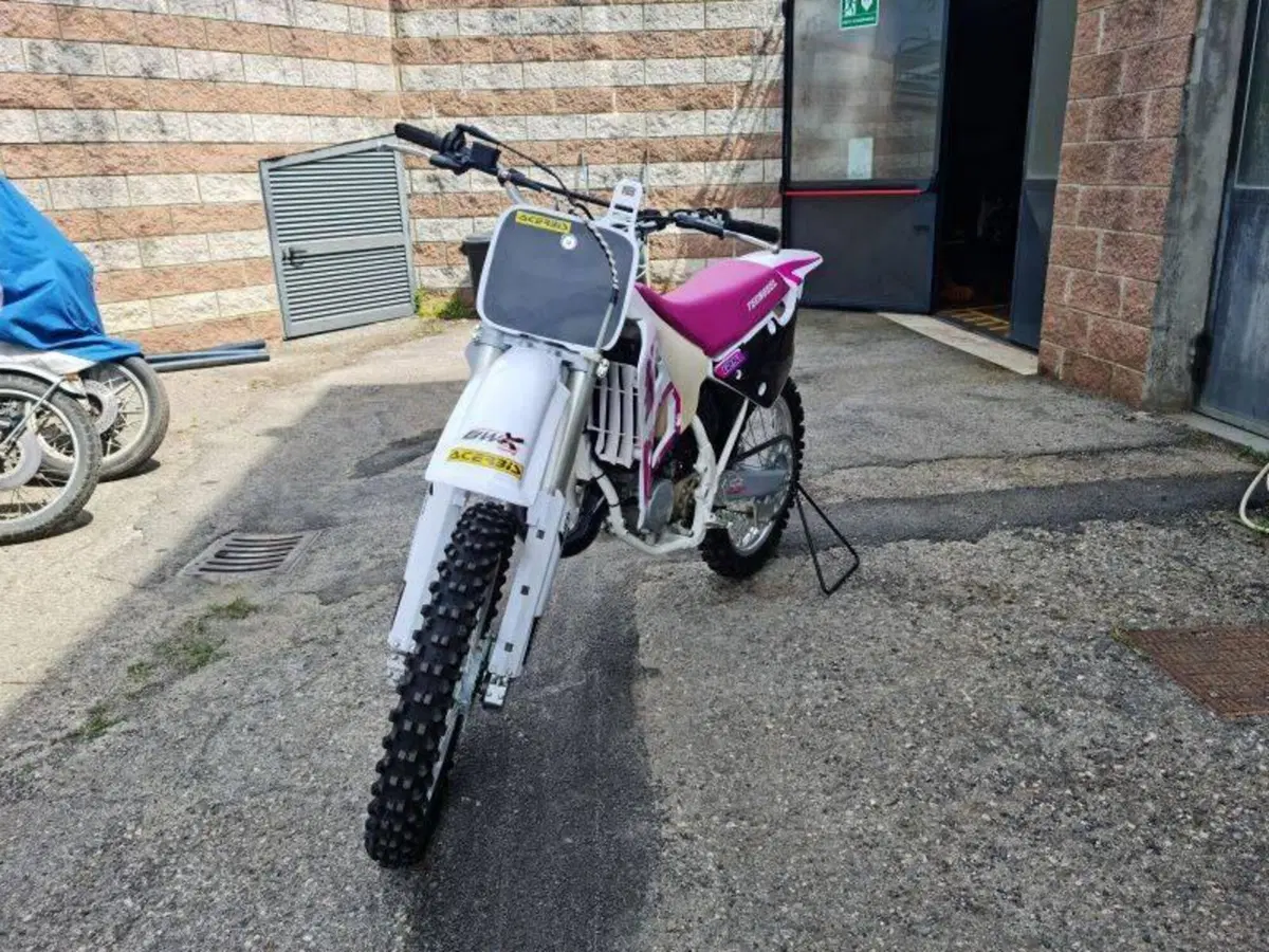 Yamaha YZ 125 (3)