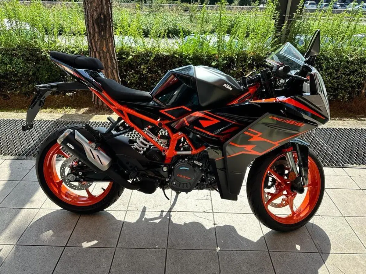 KTM RC 125 (2022 - 26) (2)