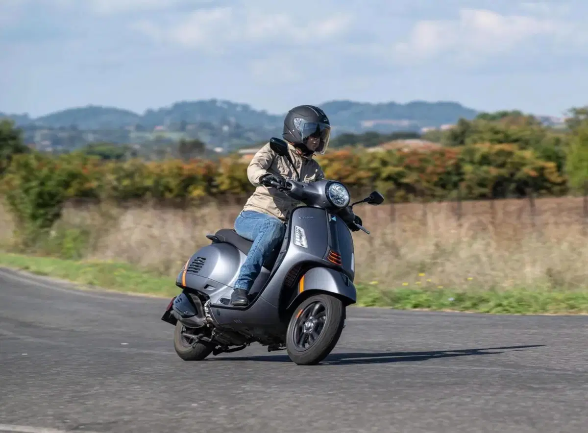 Piaggio Vespa: Impennata...di potenza? (2)