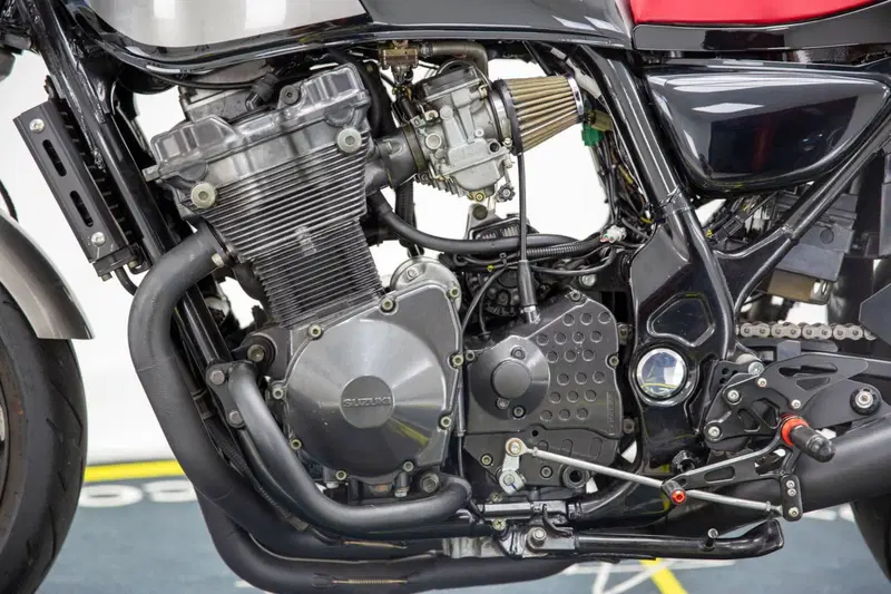 Suzuki GSX 750 (1998 - 03) (12)