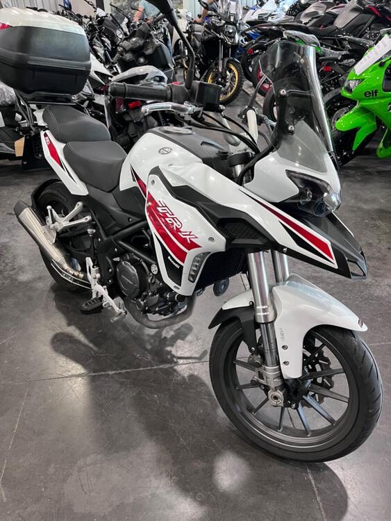 Benelli TRK 251 (2022 - 24) (2)