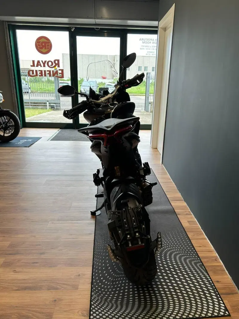 MV Agusta Turismo Veloce 800 R (2023 - 26) (8)