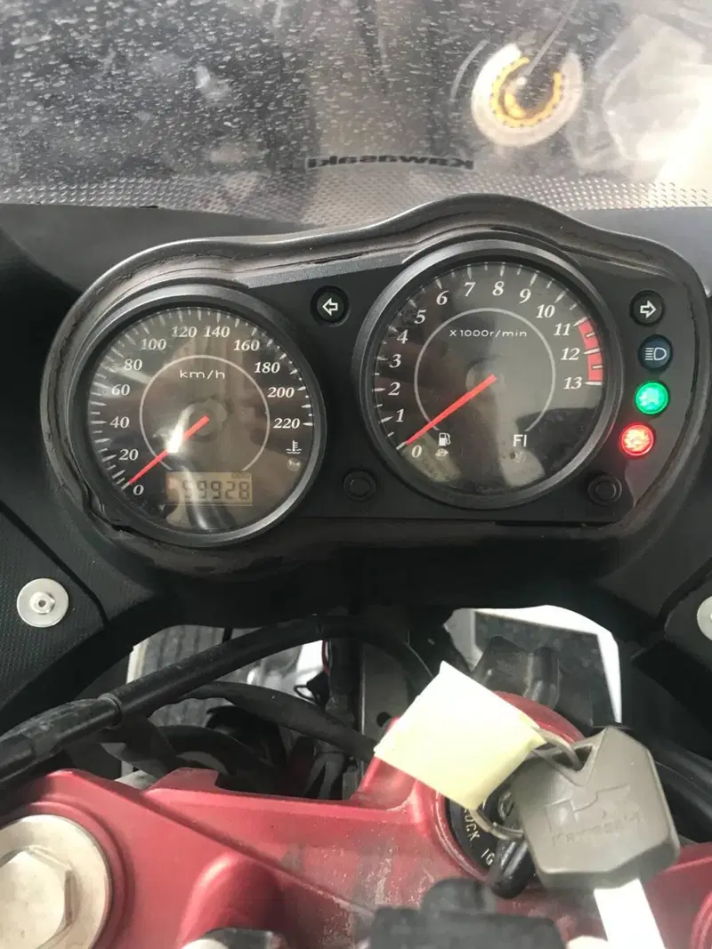 Kawasaki ER-6F (2006 - 08) (2)
