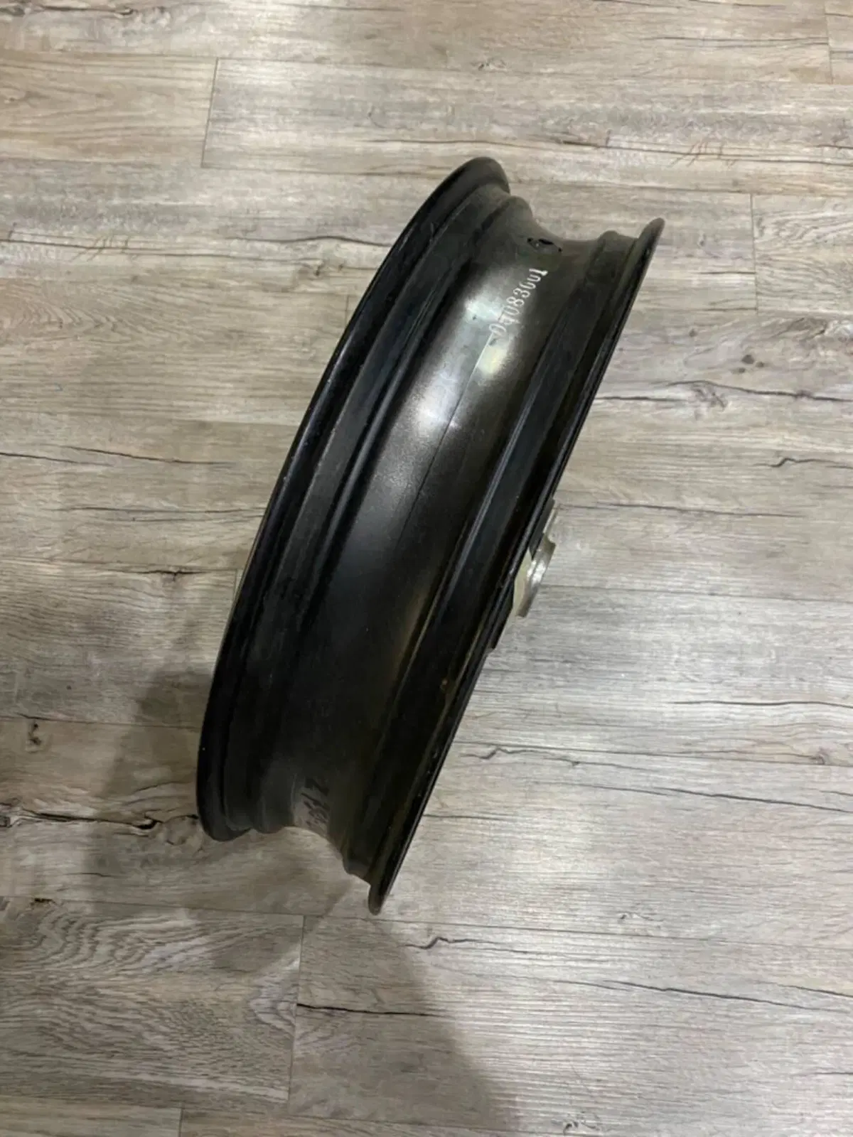 Cerchio anteriore Kawasaki z750 04/06 (5)