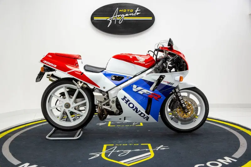 Honda VFR 400 - NC 30 (8)