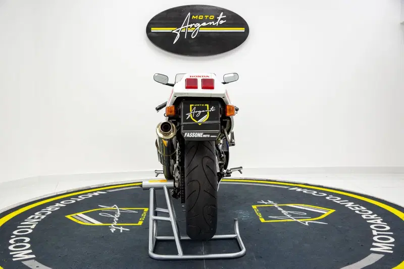Honda VFR 400 - NC 30 (7)