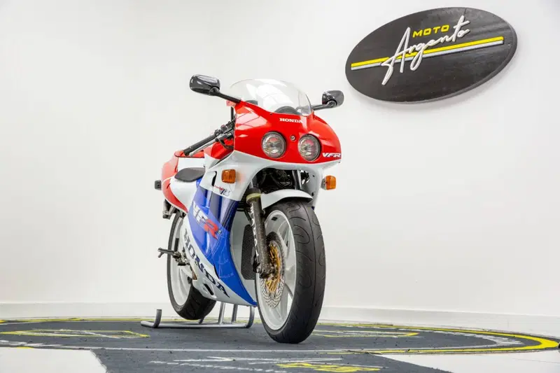 Honda VFR 400 - NC 30 (15)