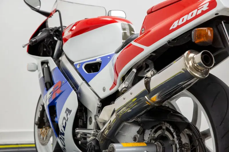 Honda VFR 400 - NC 30 (18)