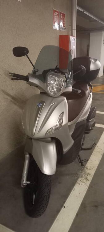 Piaggio Beverly 350 SportTouring ie ABS (2011 - 17) (2)