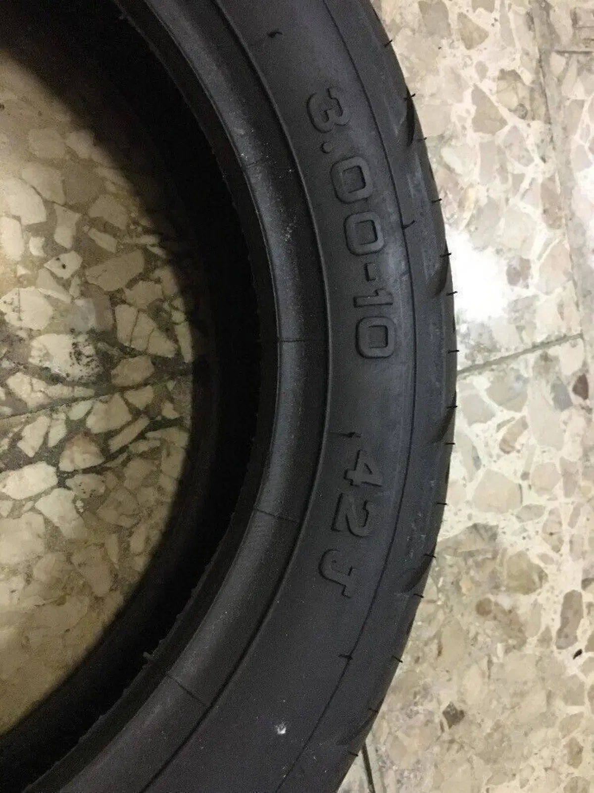Gomma Pneumatico CEAT Sc32 3.00/10 (2)