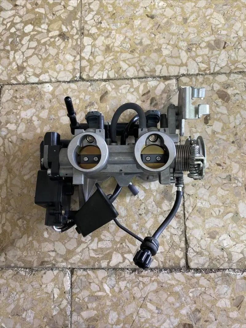 Iniettori Kawasaki Ninja250 2008/2012 Cod. 1616301 (6)