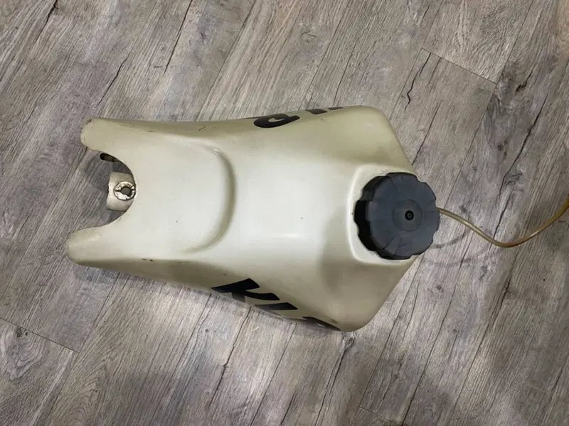 Serbatoio Kawasaki klr600 (3)