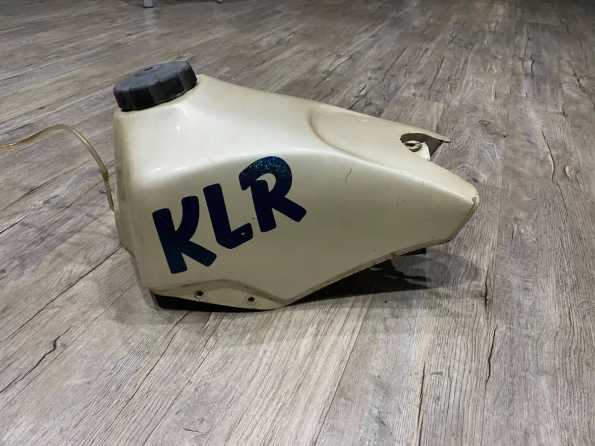 Serbatoio Kawasaki klr600 (5)