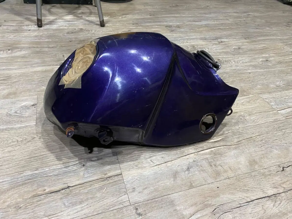 Serbatoio kle500 91/94 Kawasaki (6)