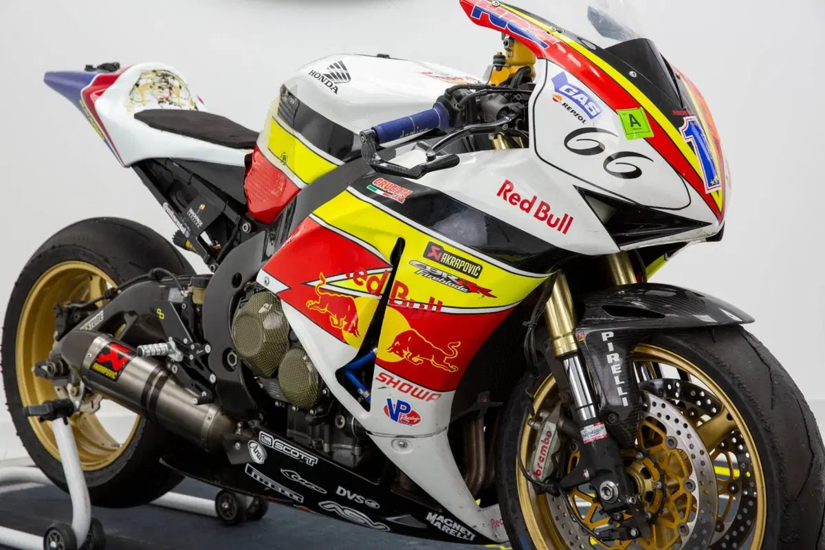 Honda CBR 1000 RR Fireblade (2008 - 11) (2)