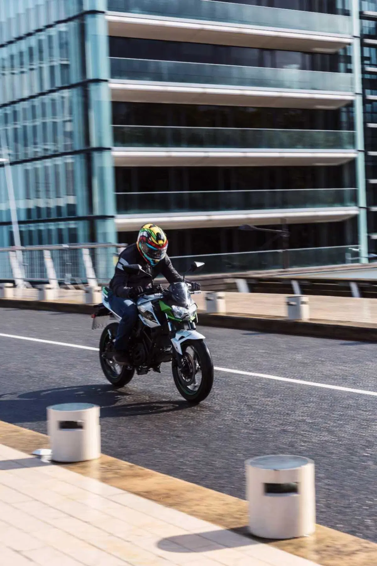 Kawasaki Z e-1, la prima elettrica giapponese. Ecco il nostro test! [VIDEO] (4)