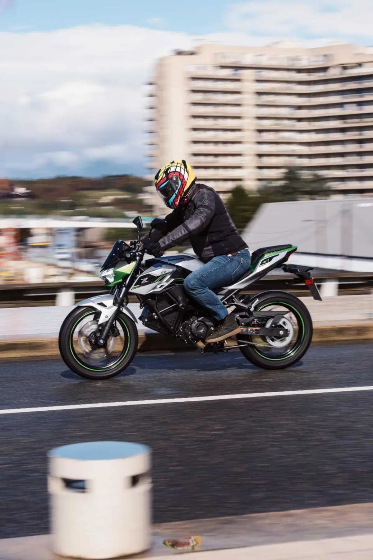 Kawasaki Z e-1, la prima elettrica giapponese. Ecco il nostro test! [VIDEO] (8)