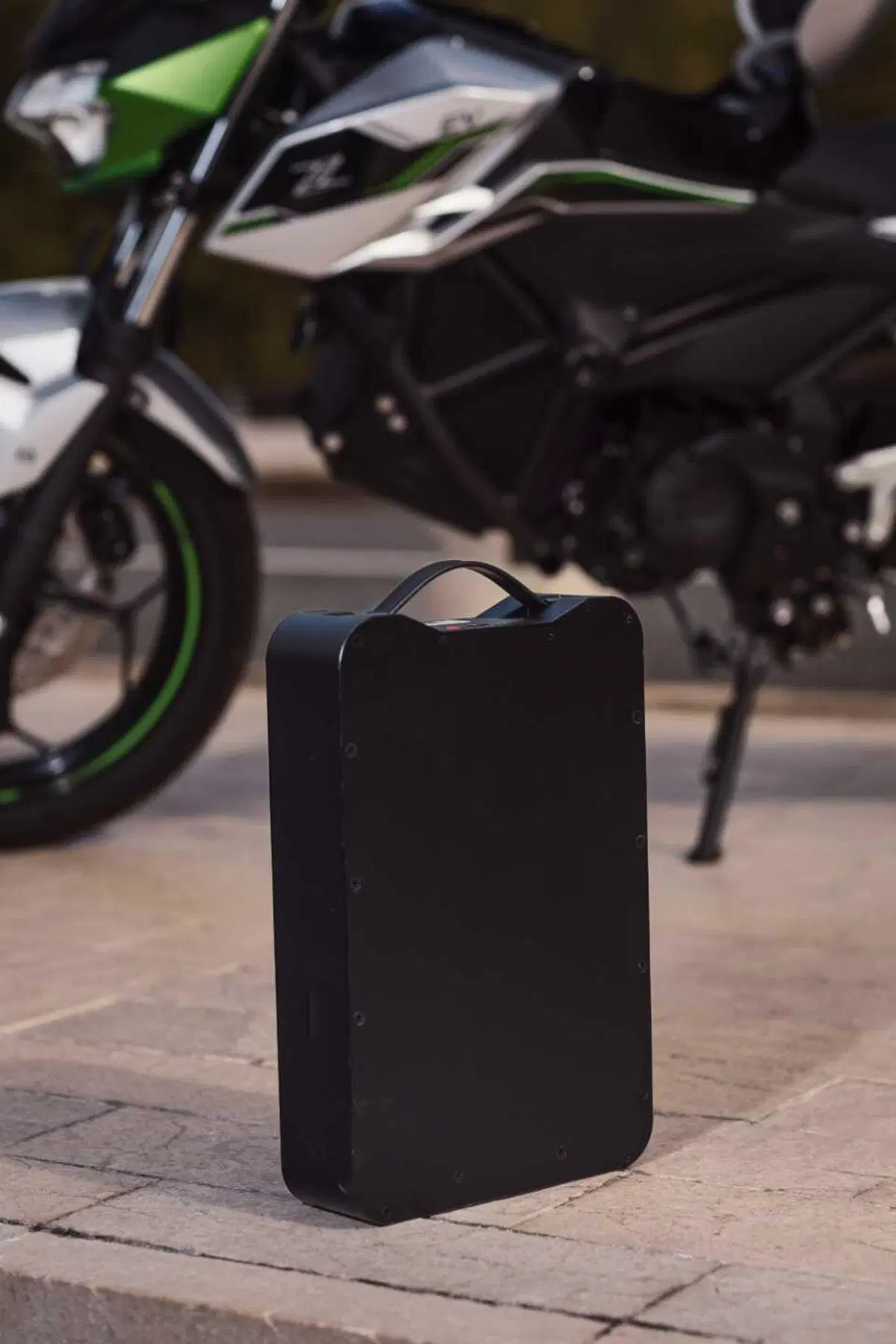 Kawasaki Z e-1, la prima elettrica giapponese. Ecco il nostro test! [VIDEO] (12)