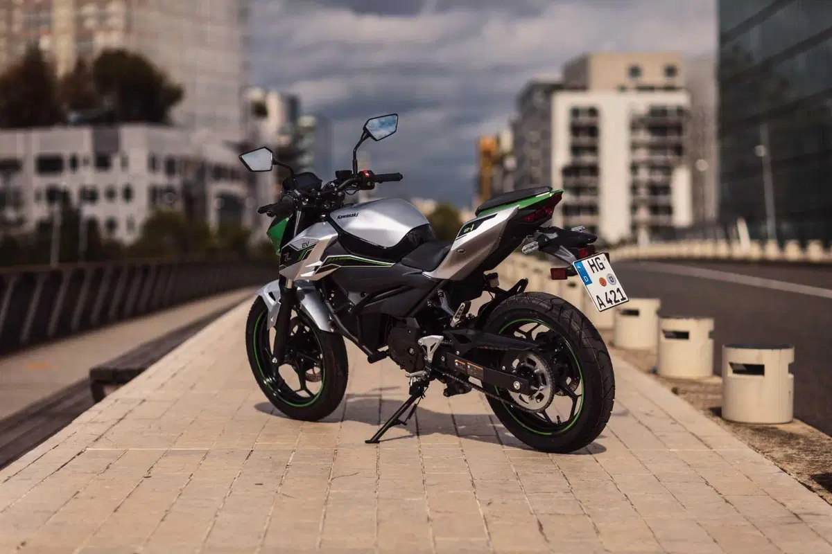 Kawasaki Z e-1, la prima elettrica giapponese. Ecco il nostro test! [VIDEO] (23)