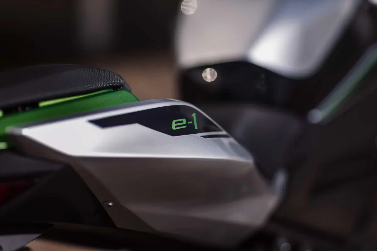 Kawasaki Z e-1, la prima elettrica giapponese. Ecco il nostro test! [VIDEO] (21)