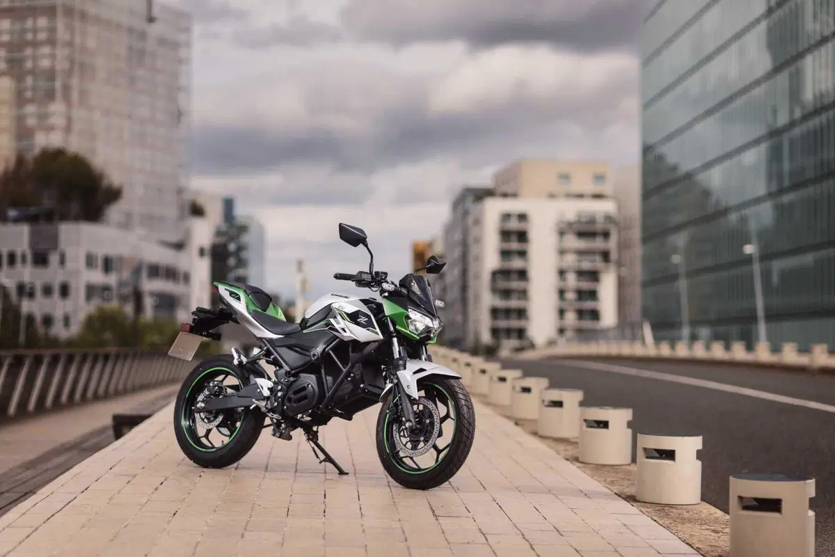 Kawasaki Z e-1, la prima elettrica giapponese. Ecco il nostro test! [VIDEO] (30)