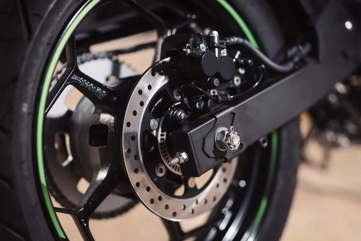 Kawasaki Z e-1, la prima elettrica giapponese. Ecco il nostro test! [VIDEO] (29)