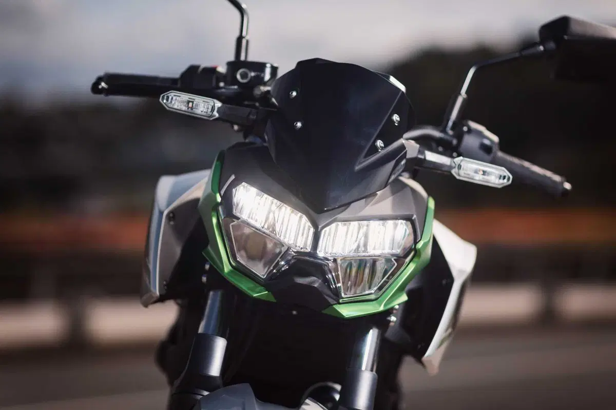 Kawasaki Z e-1, la prima elettrica giapponese. Ecco il nostro test! [VIDEO] (32)