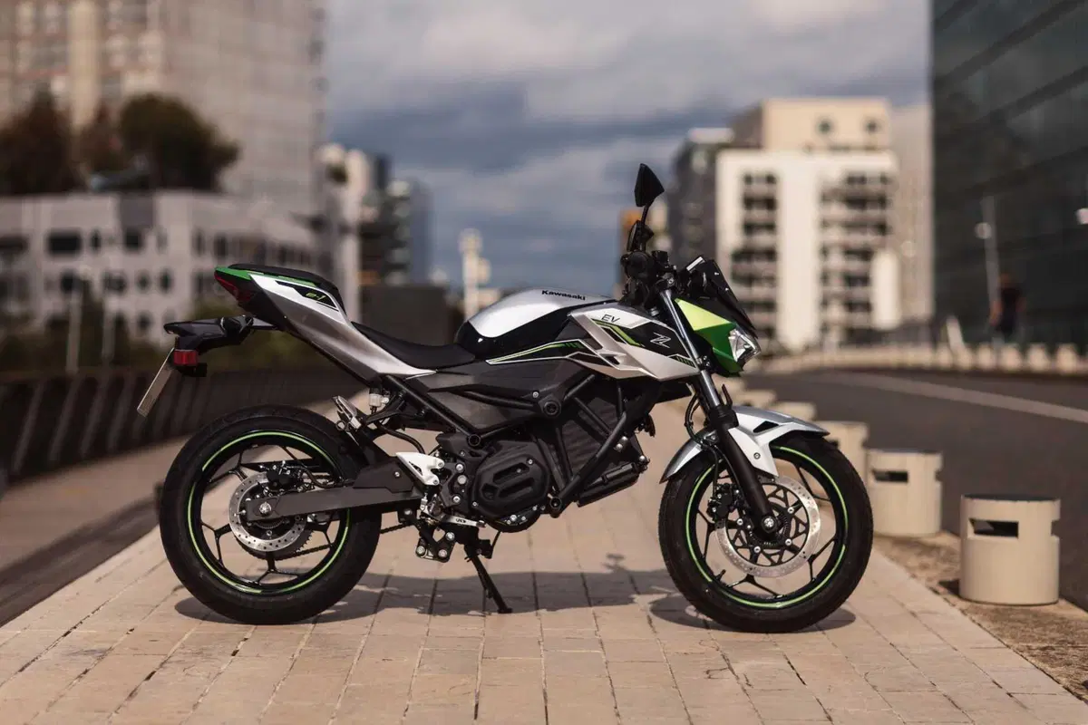 Kawasaki Z e-1, la prima elettrica giapponese. Ecco il nostro test! [VIDEO] (33)