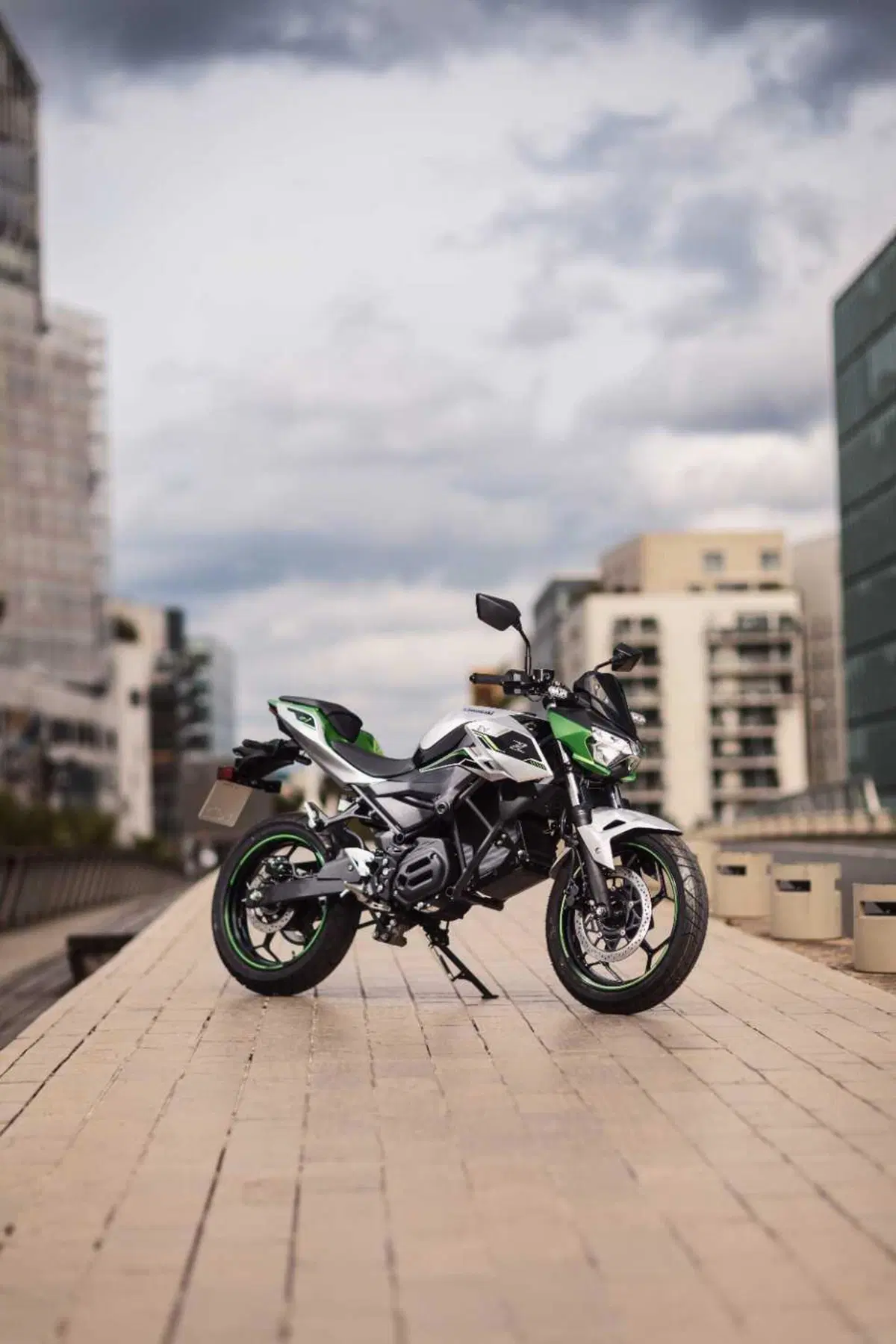 Kawasaki Z e-1, la prima elettrica giapponese. Ecco il nostro test! [VIDEO] (36)