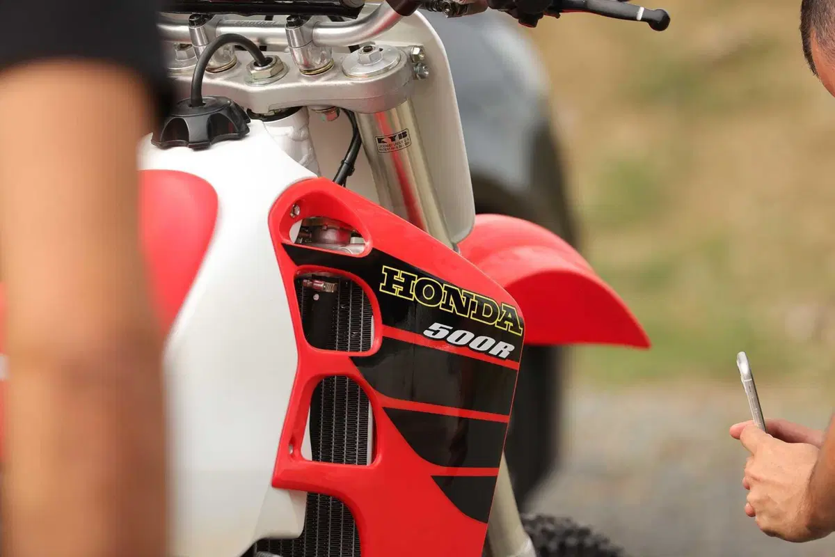 Honda CR500R 2001 TEST: la 2 tempi più spaventosa (e bella) di sempre! (8)