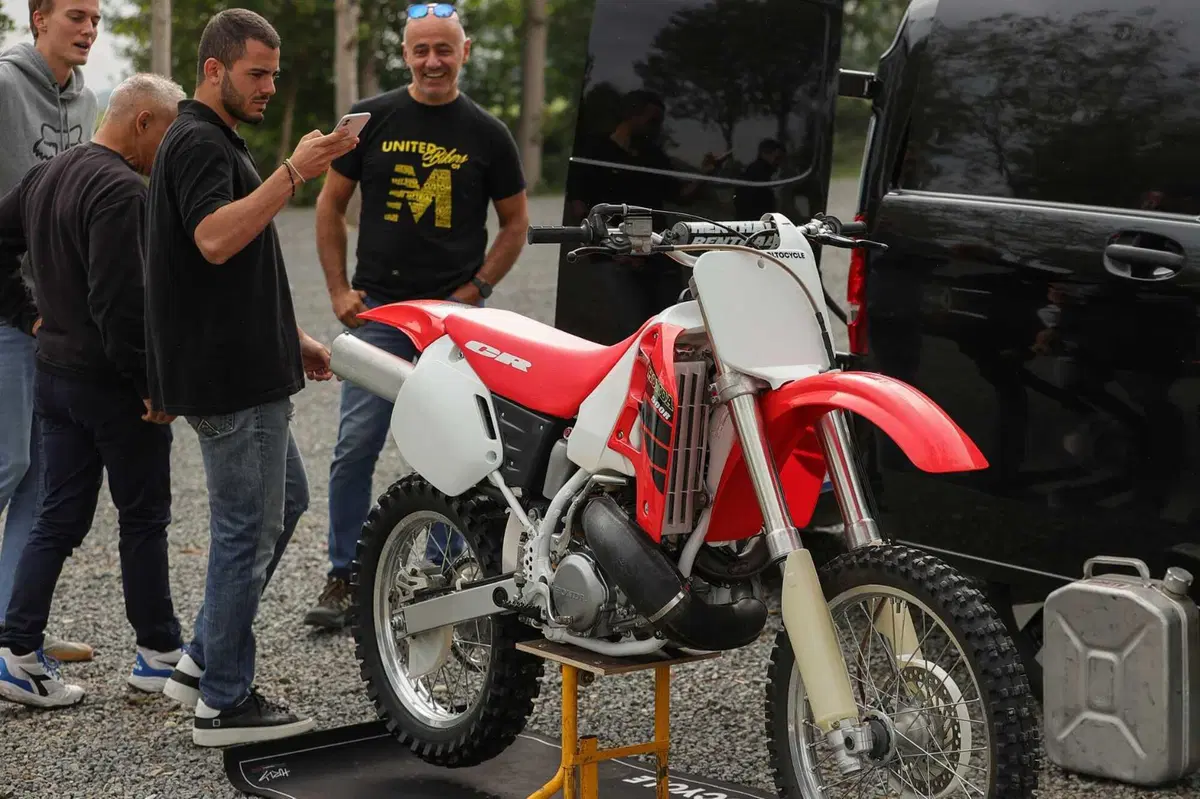 Honda CR500R 2001 TEST: la 2 tempi più spaventosa (e bella) di sempre! (7)