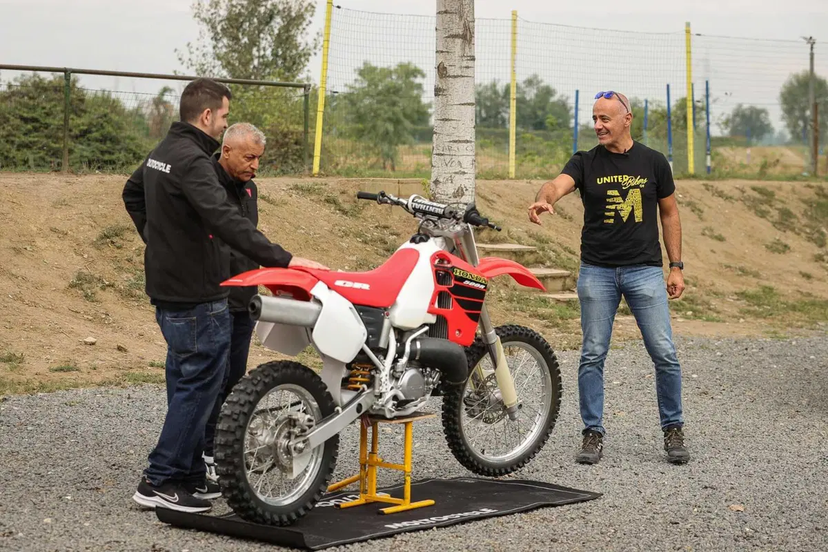 Honda CR500R 2001 TEST: la 2 tempi più spaventosa (e bella) di sempre! (12)