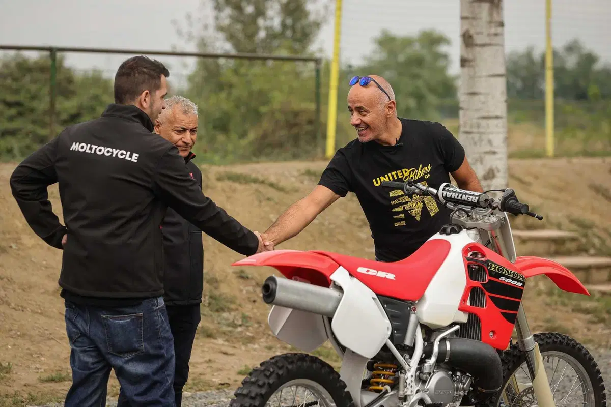 Honda CR500R 2001 TEST: la 2 tempi più spaventosa (e bella) di sempre! (13)