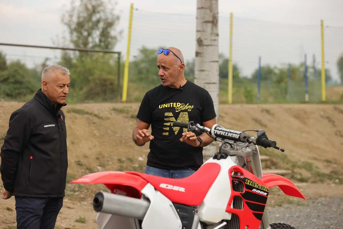 Honda CR500R 2001 TEST: la 2 tempi più spaventosa (e bella) di sempre! (14)