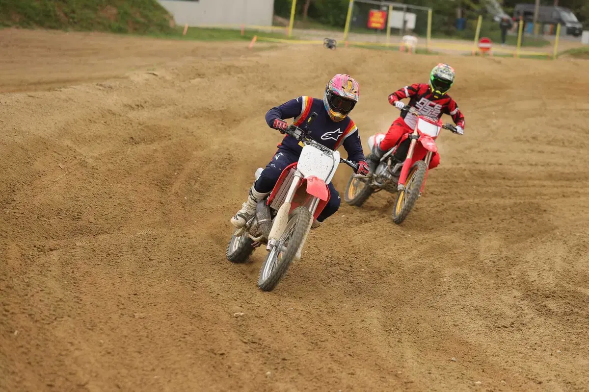 Honda CR500R 2001 TEST: la 2 tempi più spaventosa (e bella) di sempre! (29)