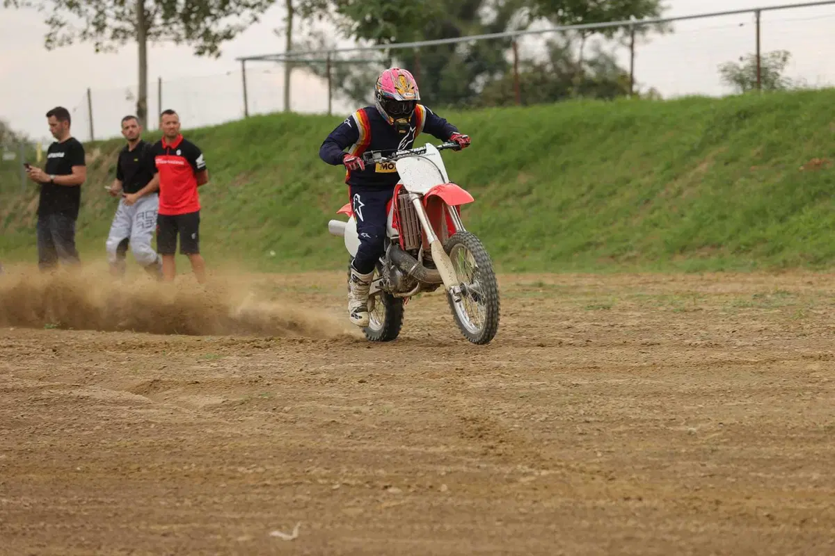 Honda CR500R 2001 TEST: la 2 tempi più spaventosa (e bella) di sempre! (32)
