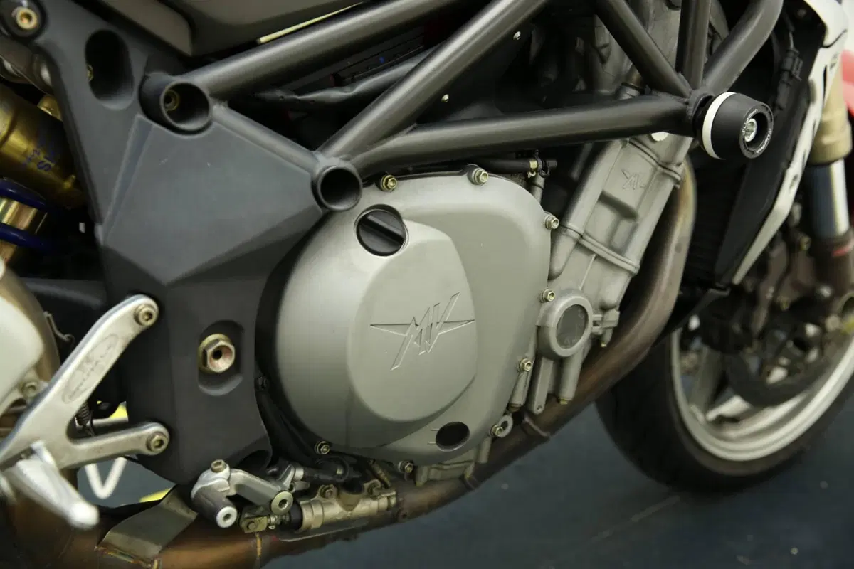 MV Agusta Brutale 750 S (2002 - 06) (12)