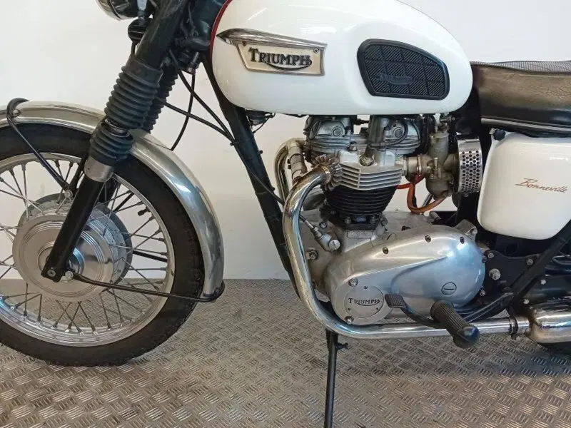 Triumph T 120R (8)