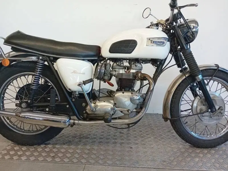 Triumph T 120R (12)